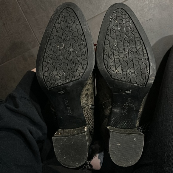Calvin Klein snake print ankle boot - Picture 5 of 8